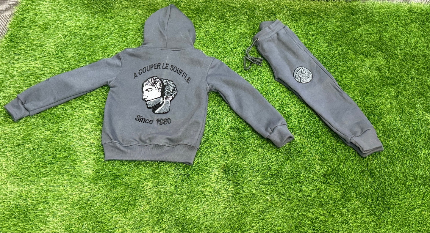 A Couper Le Souffle Gray Kids Sweatsuit Sets